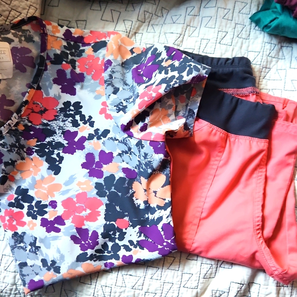 Scrub set
